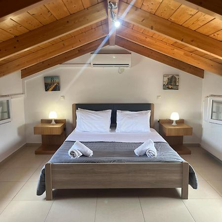 Sofita Attic Apartment Lefkada City ภายนอก รูปภาพ