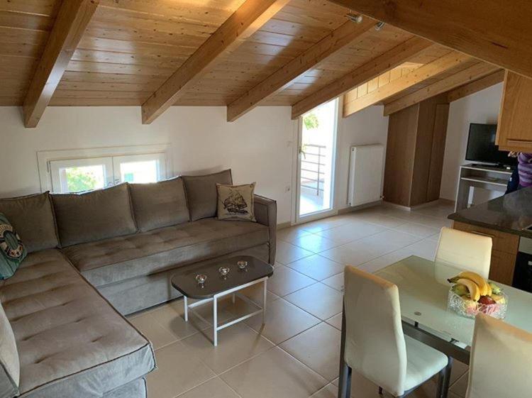 Sofita Attic Apartment Lefkada City ภายนอก รูปภาพ