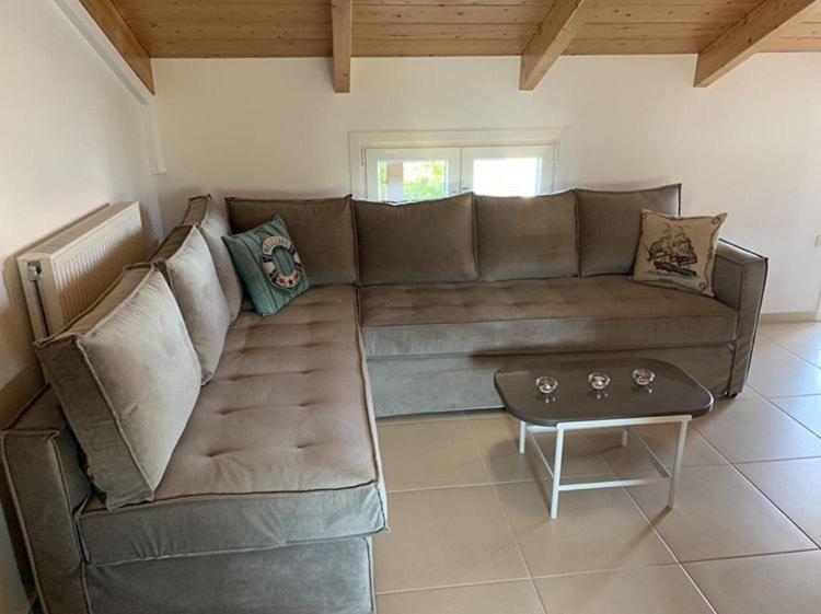 Sofita Attic Apartment Lefkada City ภายนอก รูปภาพ